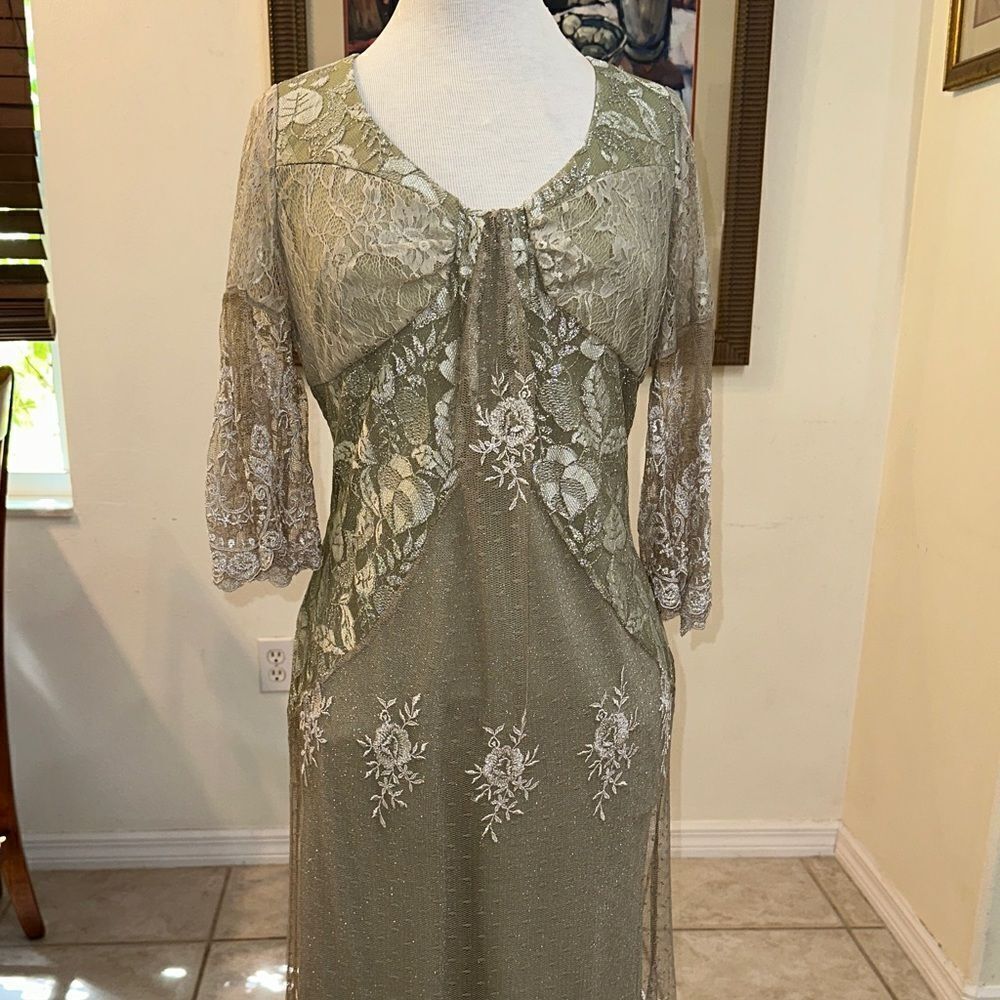 Spencer Alexis Collection Elegant Lace Overlay Dress Size 8 - Picture 2 of 15